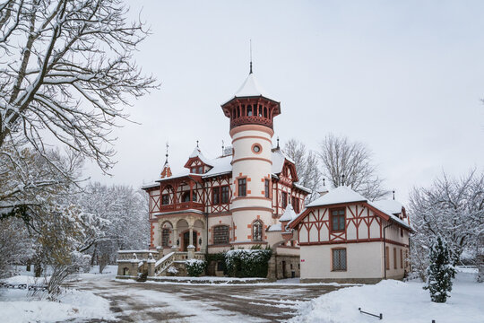 Kurparkschl&ouml;sschen / Scheuermann Villa in Herrsching im Winter