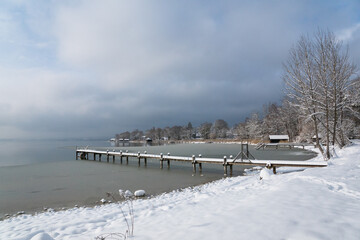 Herrsching am Ammersee im Winter mit viel Schnee