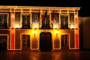 Cámara Municipal de Cascais de noche, Portugal