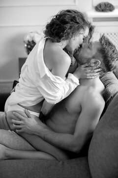 Intimate black and white photo shoot of couple.