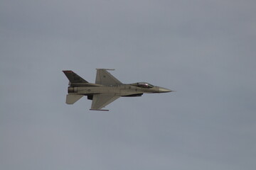 f 16 fighter jet