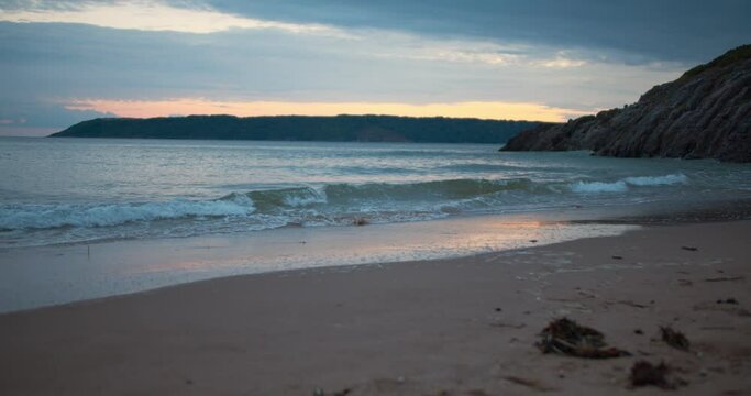 ROMANTIC BEACH AT SUNSET | SLOW MOTION WAVES | 4k footage 
