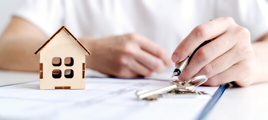 the realtor signs the contract of sale of real estate