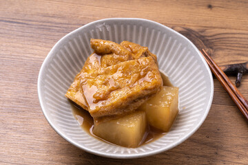 聖護院だいこんと油揚げの煮物