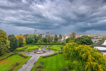 Fototapeta na wymiar Garden in Kilkenny Castle, Irelandv