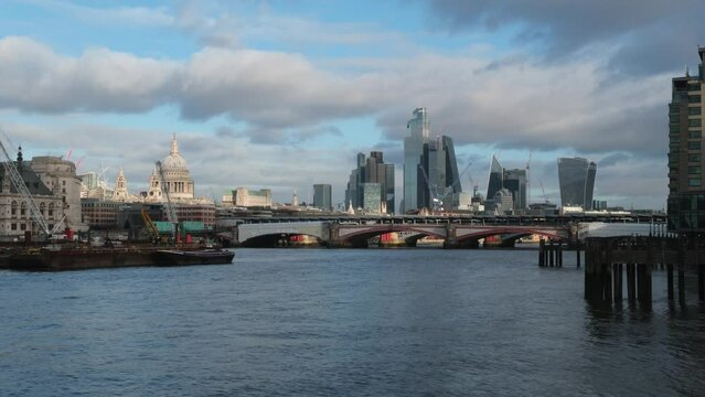 Time lapse of Thames River with London Skyline