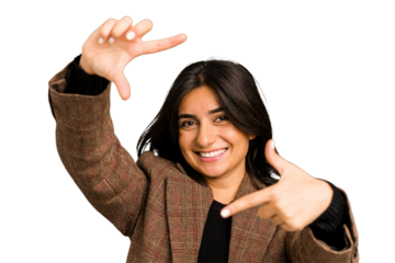 Young indian business woman doing a frame gesture