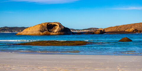 Fototapeta premium panorama of the coastline and paradise beaches in esperance, western australia; a beautiful bays with clean white sand and turquoise water