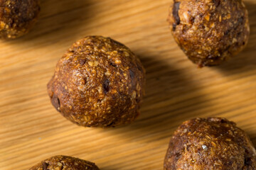 Homemade Chocolate Oatmeal Energy Balls