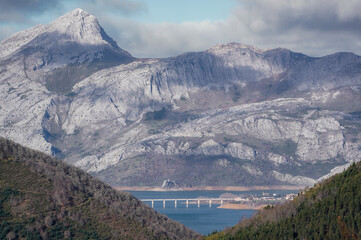 pantano de ria&ntilde;o