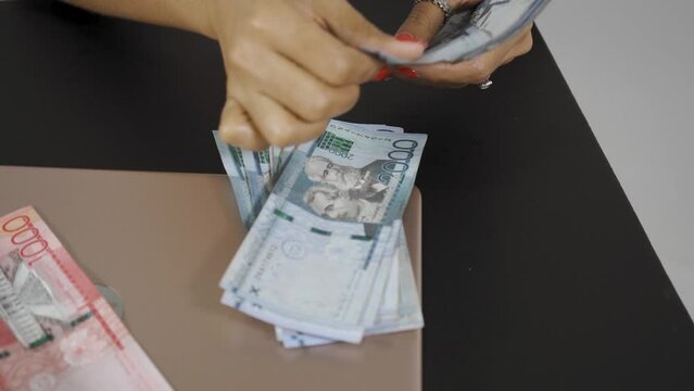 peso  dominicanos de 2000 y de 1000