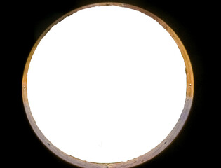 Hublot de navire avec un fond transparent.