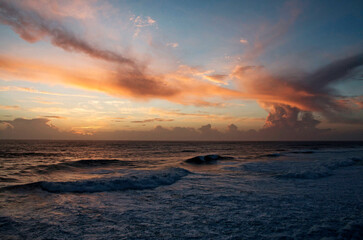 Fototapeta na wymiar A beautiful sunset on the Portuguese coast