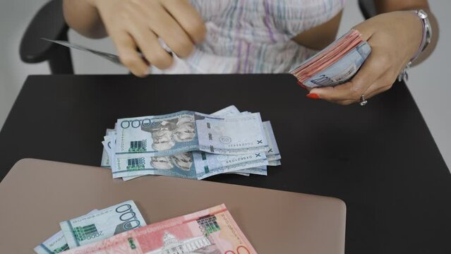 peso  dominicanos de 2000 y de 1000