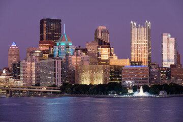 Fototapeta premium Cityscape of Pittsburgh, Pennsylvania. Allegheny and Monongahela Rivers in Background. Ohio River. Pittsburgh Downtown With Skyscrapers and Beautiful Sunset Sky