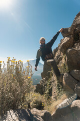 Obraz premium Successful hiker hiking a mountain in iztaccihuatl mexico