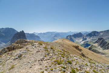 Randonnée au sommet du Mont Thabor dans les Alpes françaises en été 