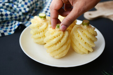 slice of pineapple in bowl on table 