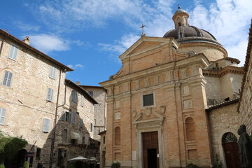 Fototapeta na wymiar Chiesa nuova in Assisi, Umbria Italy
