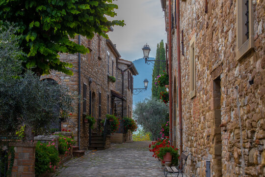 Via centrale di Frontino (Pu), Marche, Italia.