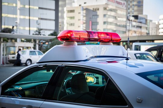 警察イメージ　パトカーの赤色灯