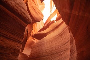 砂岩に囲まれた渓谷