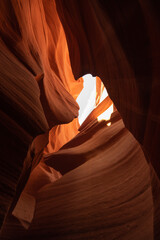 砂岩に囲まれた渓谷