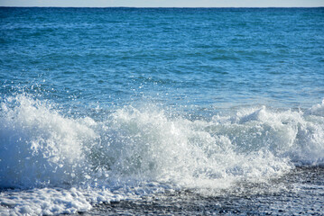 三保松原海岸の波しぶき