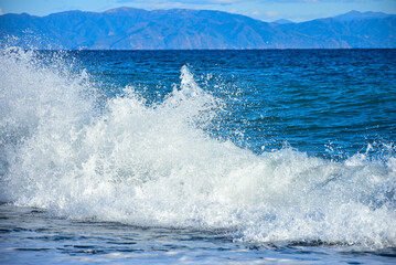 三保松原海岸の波しぶき