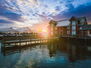 houses on the river thames