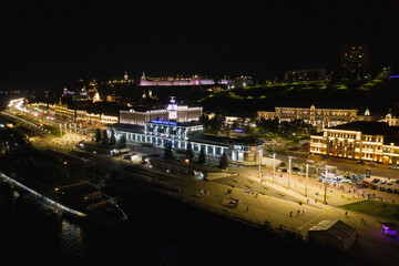 Fototapeta premium Nizhniy Novgorod, embankment. The historical part of the city at night. Aerial view.