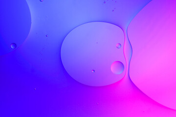 Top view movement of oil bubbles in the liquid