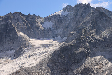 Klimawandel in den Bernina-Alpen; Cima dal Cantun (3354m) mit Cantungletscher im September 2022