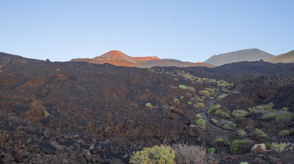 Camino o sendero atravesando la colada del volcän Teneguia, en la isla de La Palma, Canarias.