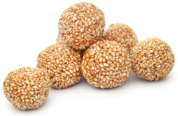 Sesame caramel laddu