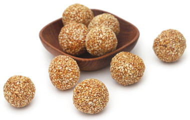 Sesame caramel laddu