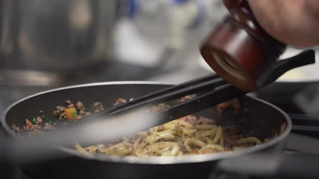 pepe su spaghetti al ragu di lepre