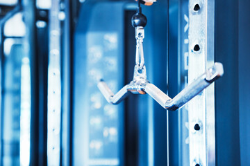 ラットプルダウン　ジム　フィットネスジム　【 運動 の イメージ 】