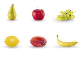 Owoce zestaw owocowy set jabłko rubin, winogrona, banan, mango, cytryna, gruszka wyizolowane