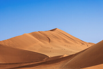 Fototapeta na wymiar sand dune with blue sky at sossusvlei