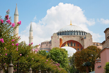 Fototapeta na wymiar Beautiful view on the Hagia Sophia mosque in Istanbul, Sultanahmet, Turkey
