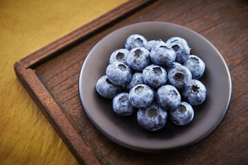 fresh blueberries in a bowl	