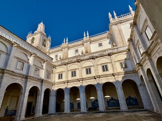 Fototapeta na wymiar Mosteiro de São Vicente de Fora in Lissabon (Portugal)