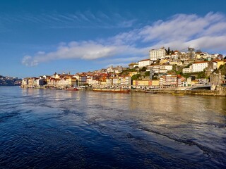 Fototapeta na wymiar Historische Altstadt von Porto (Portugal)