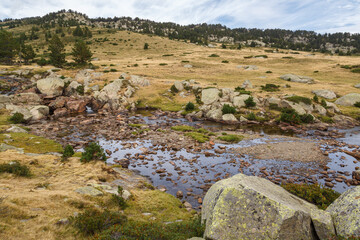 Randonnée au pic Carlit dans les Pyrénées-Orientales en été, France