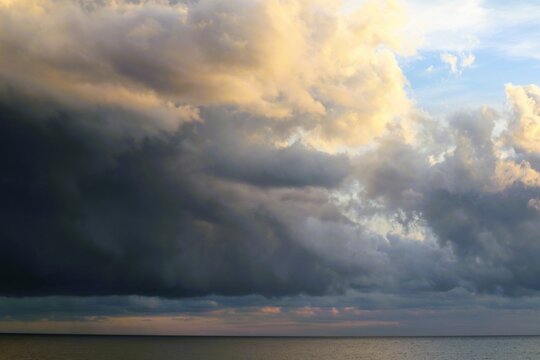 clouds over the sea © Federica Ravettino