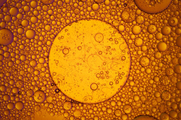 Top view movement of oil bubbles in the liquid