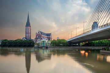 Naklejka premium Church buildings and bridges near Taihu Lake in Suzhou, Jiangsu Province, China