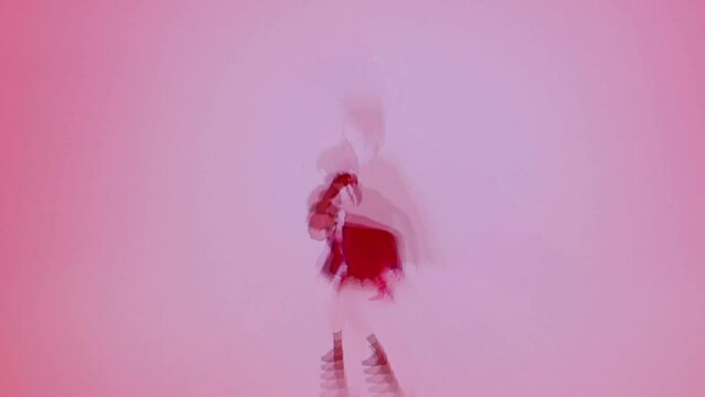飛んでる女性1