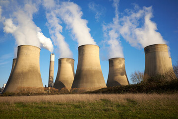 Steam rising from cooling towers at Ratcliffe on Soar coal fired power station, Nottinghamshire, UK